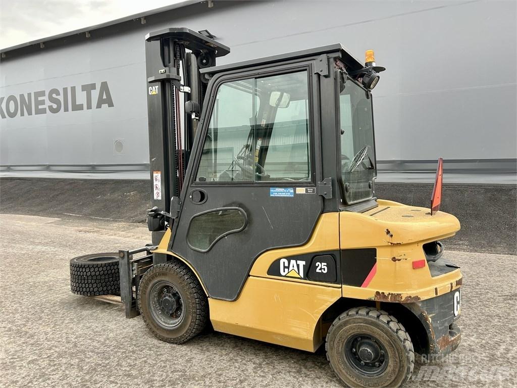 CAT DP 25 NT 디젤 지게차