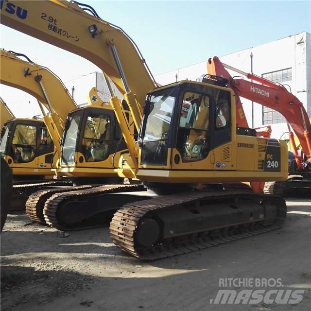 Komatsu PC 240 대형 굴삭기 29톤 이상