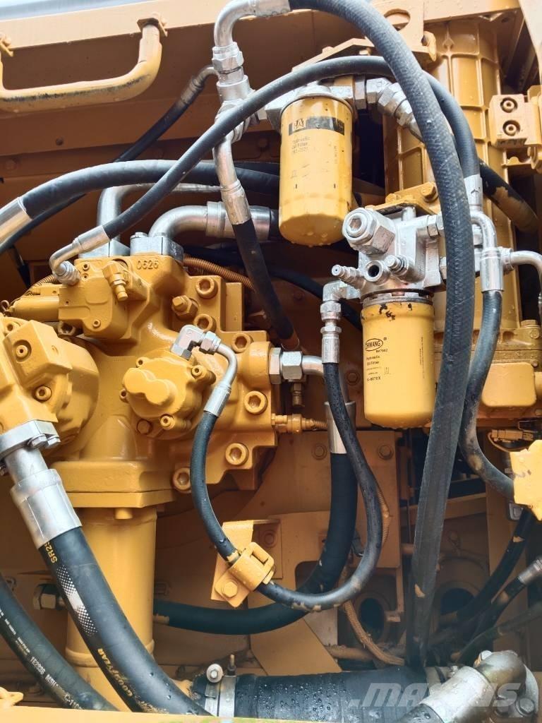 CAT 330 D 대형 굴삭기 29톤 이상