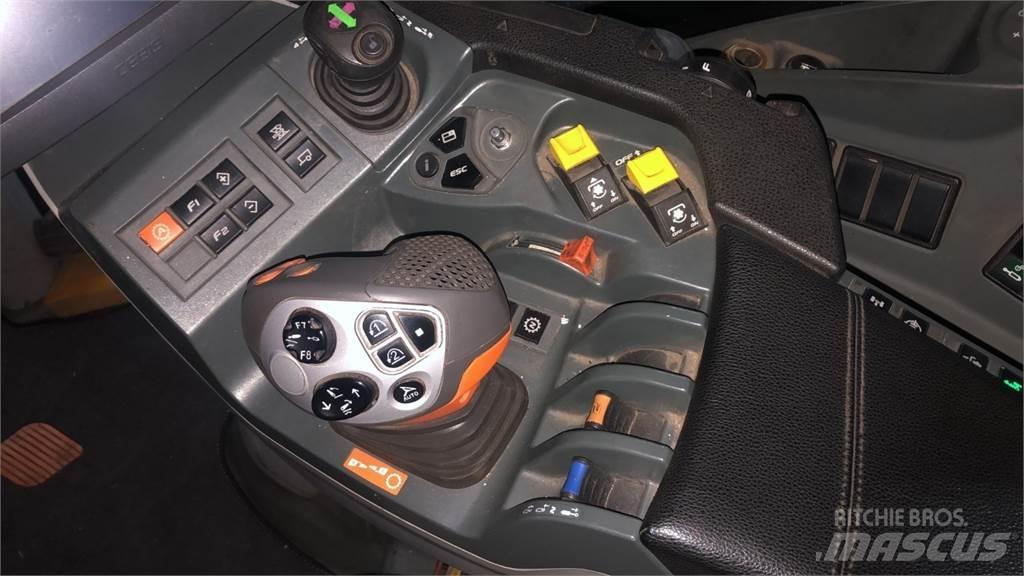 CLAAS AXION 810 트랙터