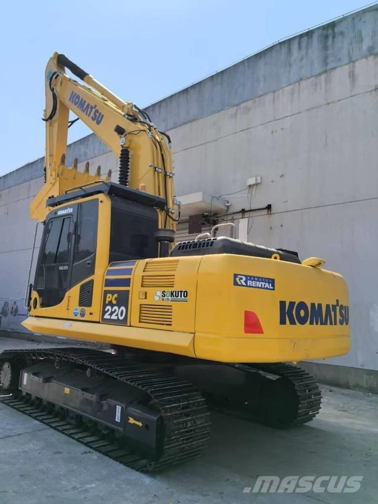 Komatsu PC 220-8 대형 굴삭기 29톤 이상