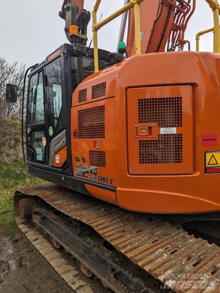 Hitachi ZX225US-7 대형 굴삭기 29톤 이상
