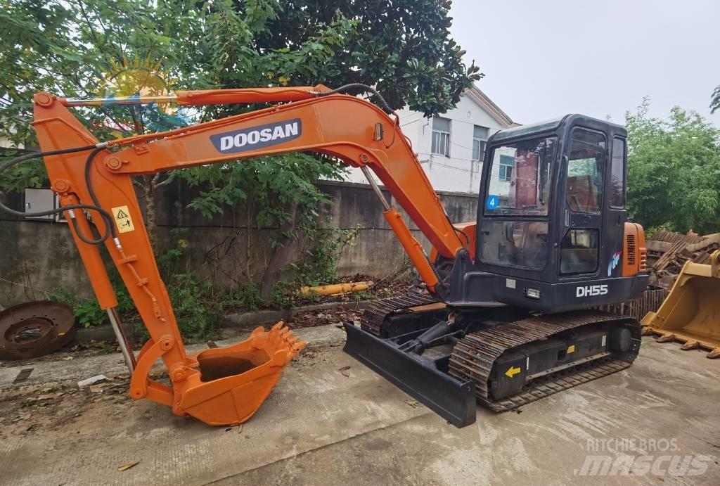 Doosan DH55 대형 굴삭기 29톤 이상