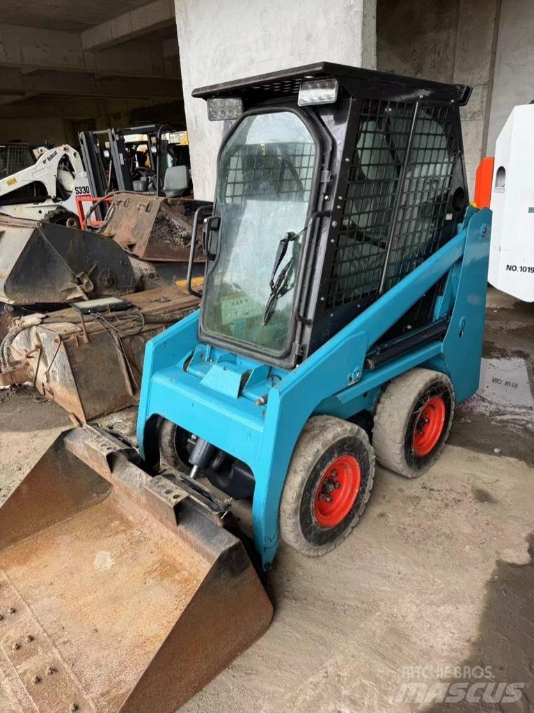Bobcat S 70  스키드로더