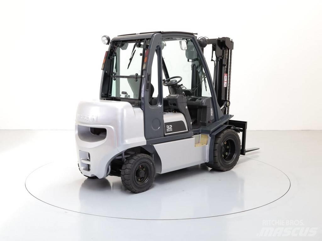 Nissan FD01A18Q 디젤 지게차