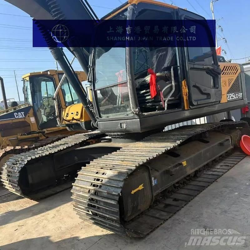 Hyundai R225 대형 굴삭기 29톤 이상