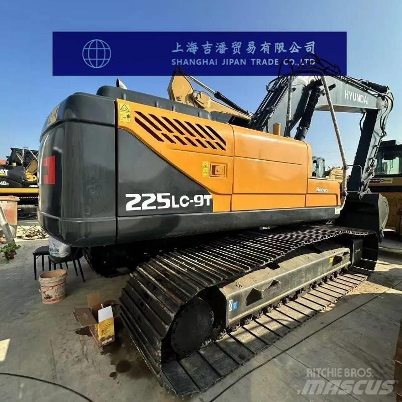 Hyundai R225 대형 굴삭기 29톤 이상