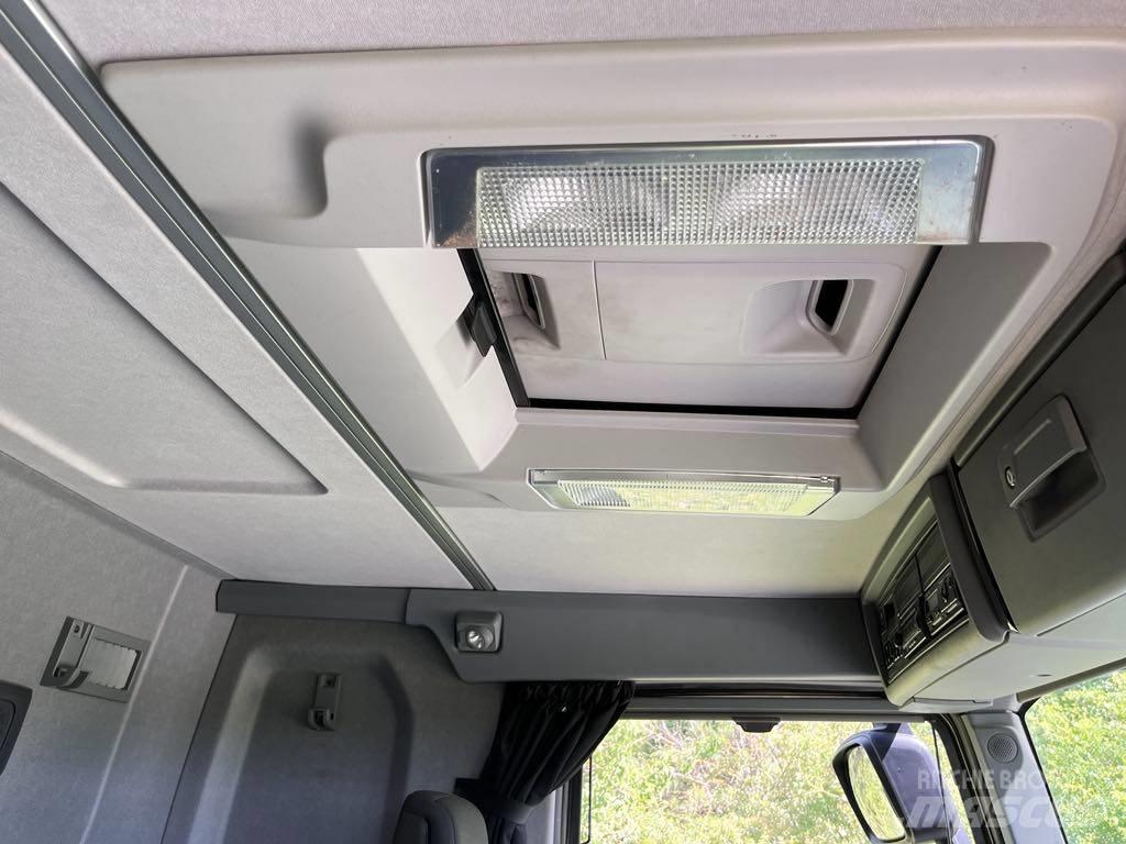 Renault Kerax 6x4 로더 크레인