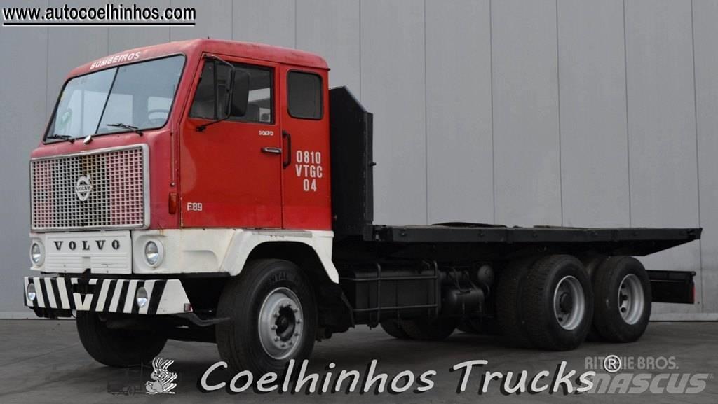 Volvo F89-42 (6x2) 플랫베드/드롭사이드 트럭