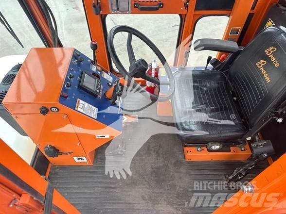 Broce RCT350 도로 청소차
