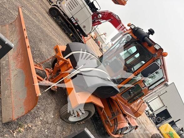 Broce RCT350 도로 청소차