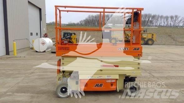 JLG 2632ES 가위형 리프트