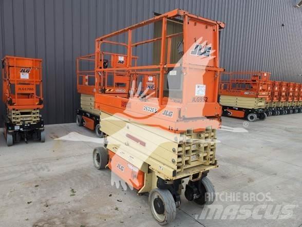 JLG 2632ES 가위형 리프트