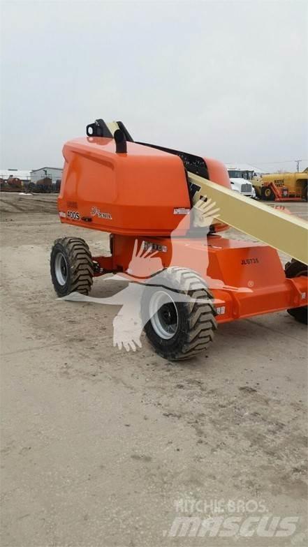 JLG 400S 견인식 전동이동 리프트