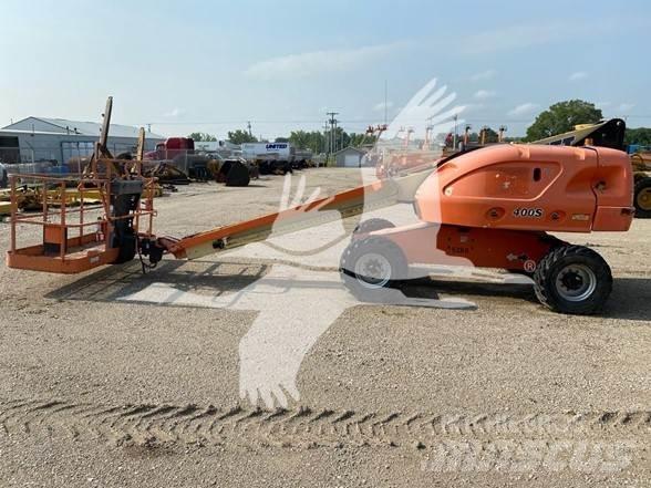 JLG 400S 견인식 전동이동 리프트