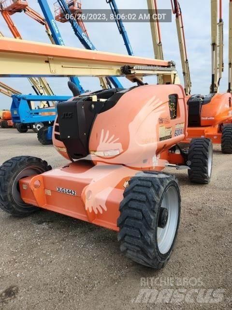 JLG 600AJ 관절형 전동이동 리프트
