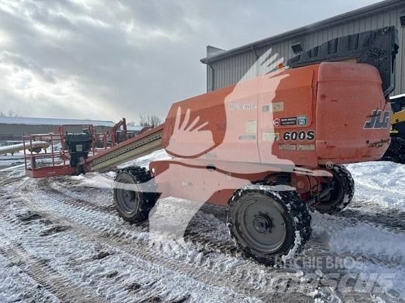 JLG 600S 견인식 전동이동 리프트