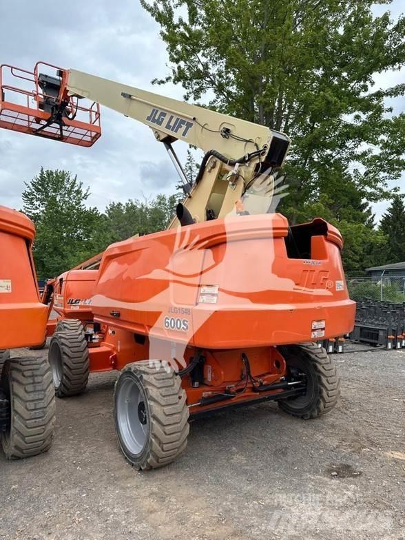 JLG 600S 견인식 전동이동 리프트