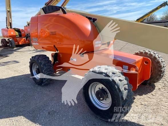 JLG 600S 견인식 전동이동 리프트