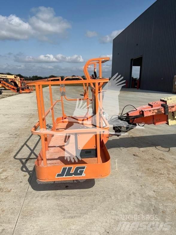 JLG 800S 견인식 전동이동 리프트