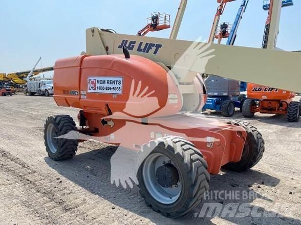 JLG 800S 견인식 전동이동 리프트