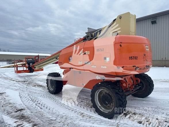 JLG 800S 견인식 전동이동 리프트