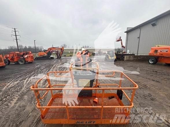 JLG 860SJ 견인식 전동이동 리프트