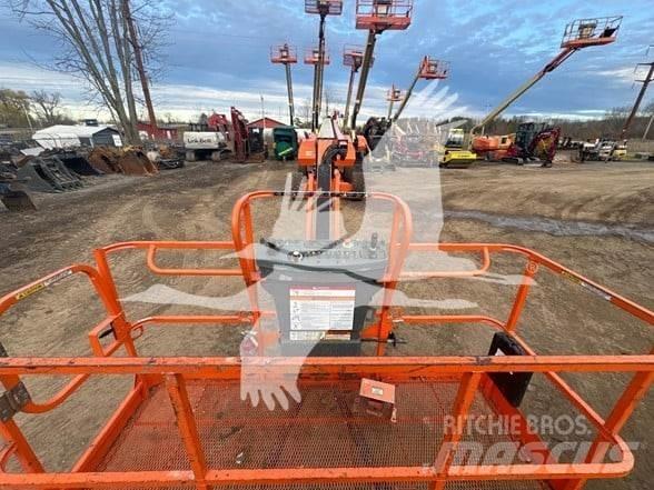 JLG 860SJ 견인식 전동이동 리프트
