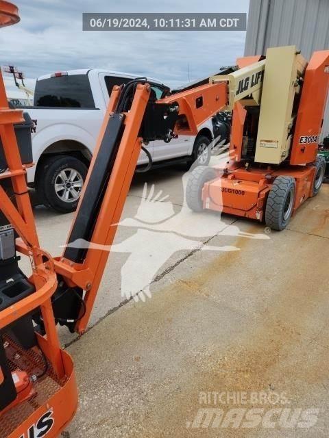 JLG E300AJP 관절형 전동이동 리프트