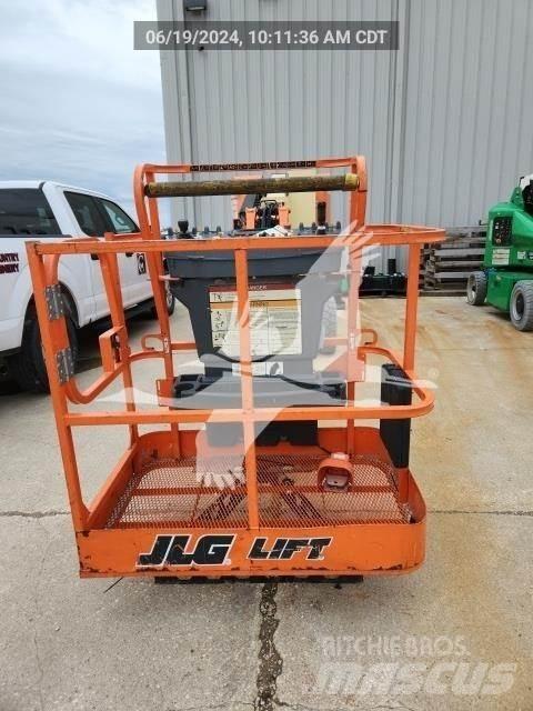 JLG E300AJP 관절형 전동이동 리프트