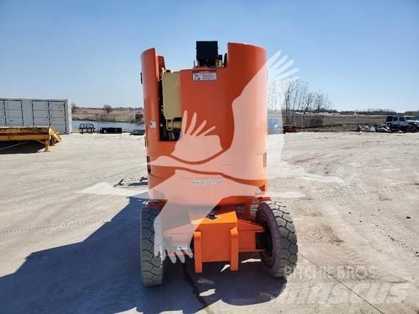 JLG E300AJP 관절형 전동이동 리프트
