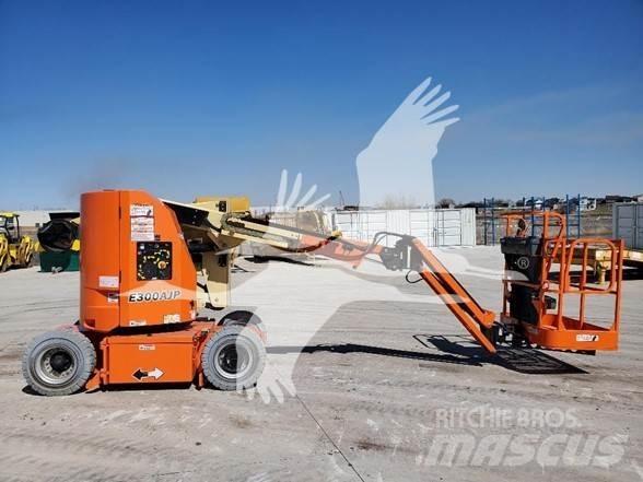 JLG E300AJP 관절형 전동이동 리프트