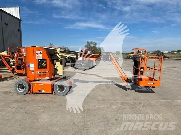 JLG E300AJP 관절형 전동이동 리프트