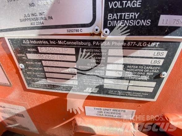 JLG E300AJP 관절형 전동이동 리프트