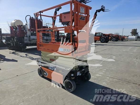 JLG ES1932 가위형 리프트