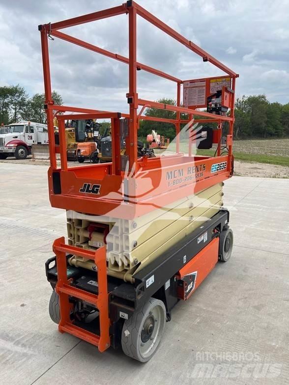 JLG ES2632 가위형 리프트