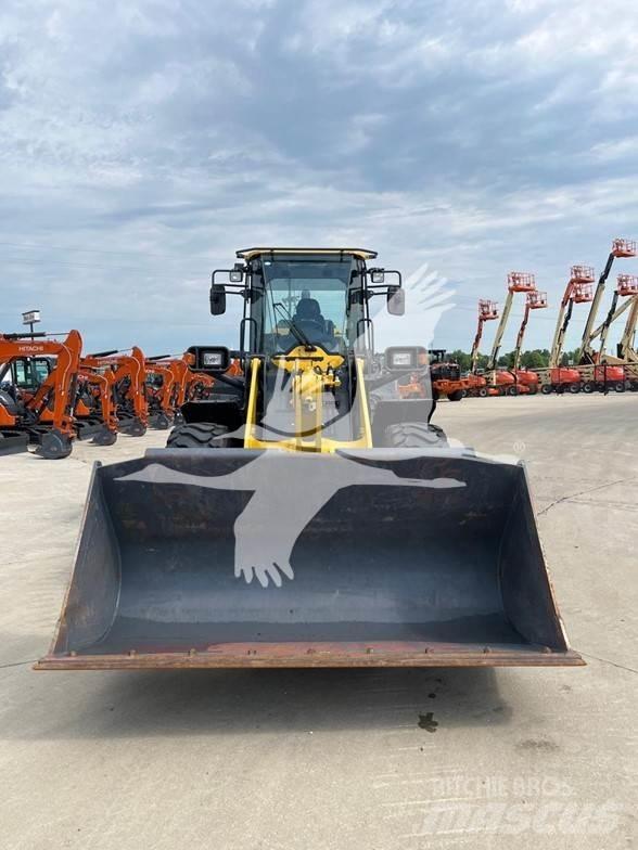 Komatsu WA270  휠로우더