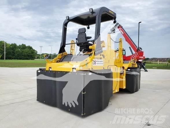 Sakai GW754 공기 타이어 롤러