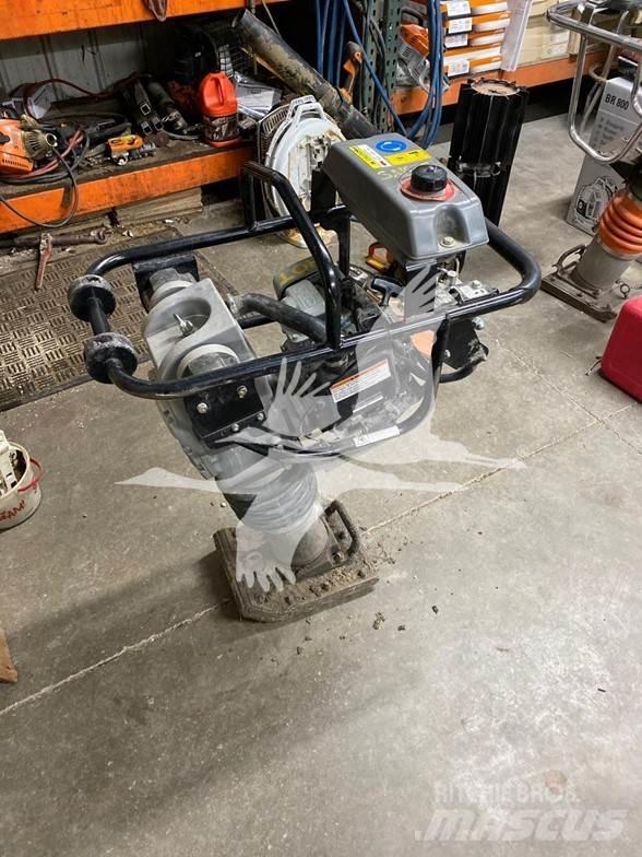 Sakai RS65 견인 진동 롤러
