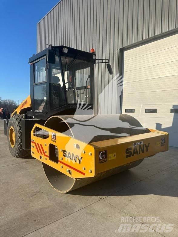 Sany SSR120C-8 싱글 드럼 롤러