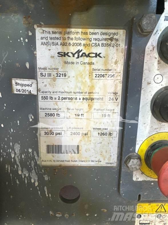 SkyJack SJ3219 가위형 리프트