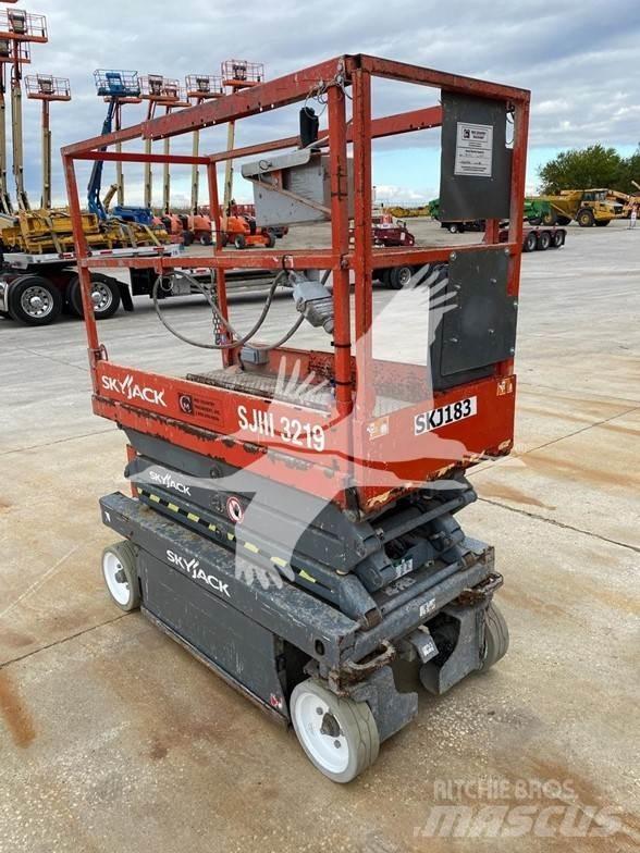 SkyJack SJ3219 가위형 리프트