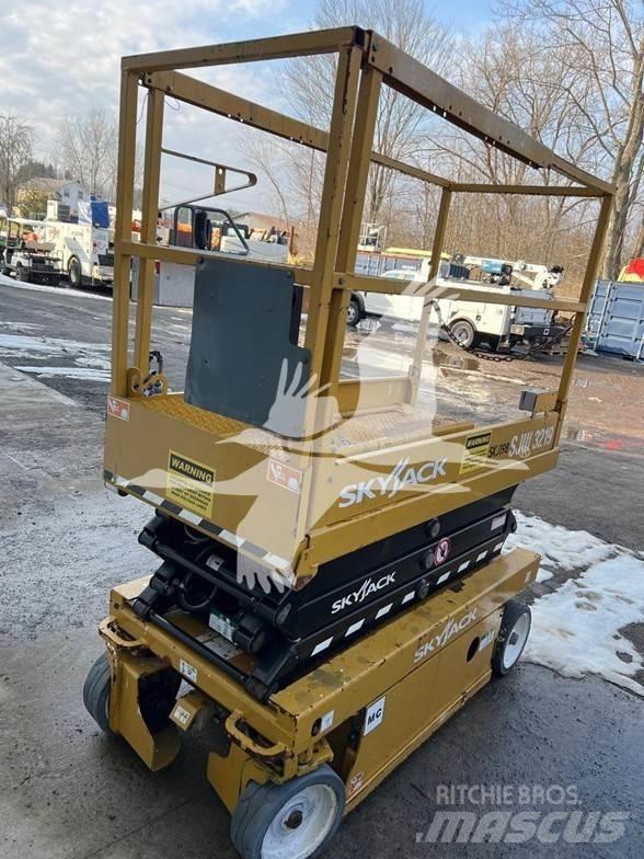 SkyJack SJ3219 가위형 리프트