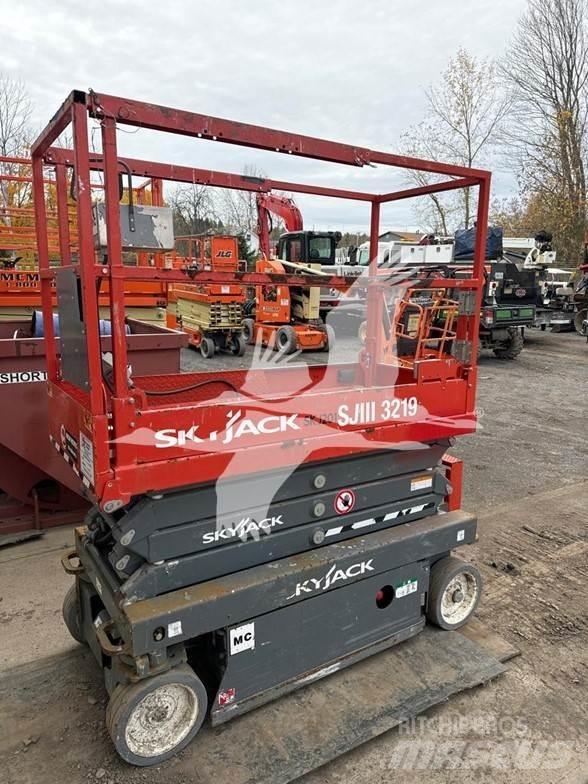 SkyJack SJ3219 가위형 리프트