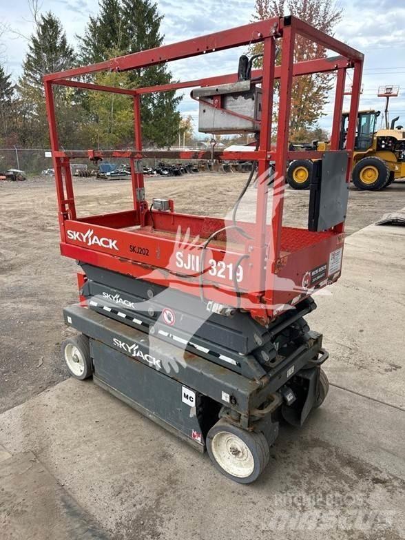 SkyJack SJ3219 가위형 리프트