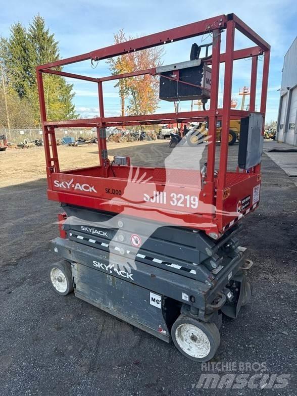 SkyJack SJ3219 가위형 리프트