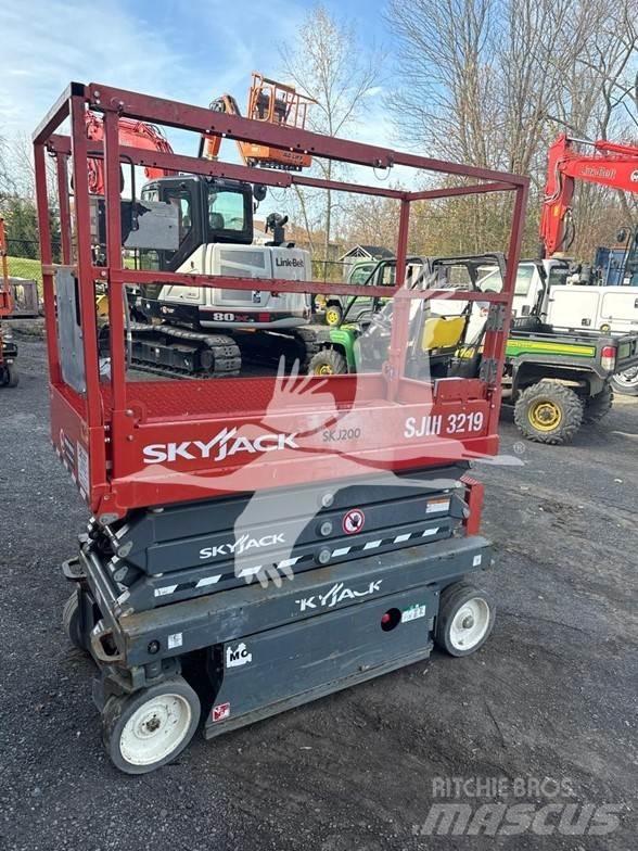 SkyJack SJ3219 가위형 리프트