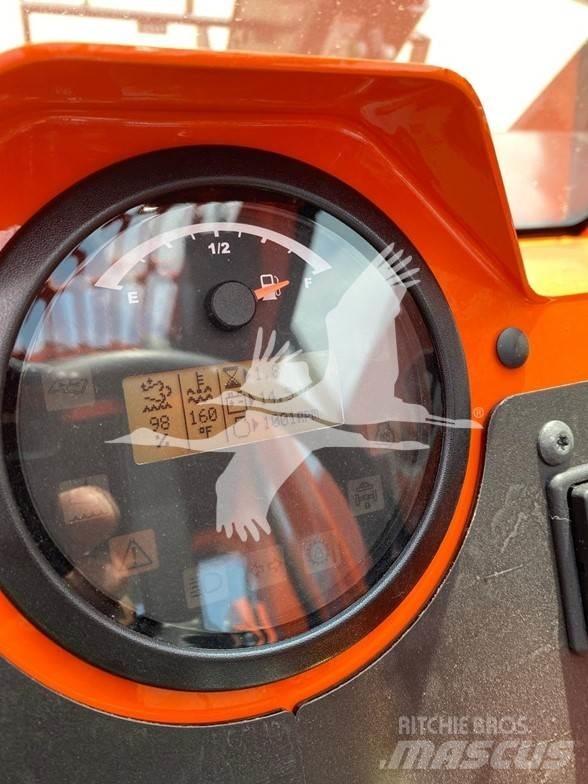 SkyTrak 8042 텔러 핸들러