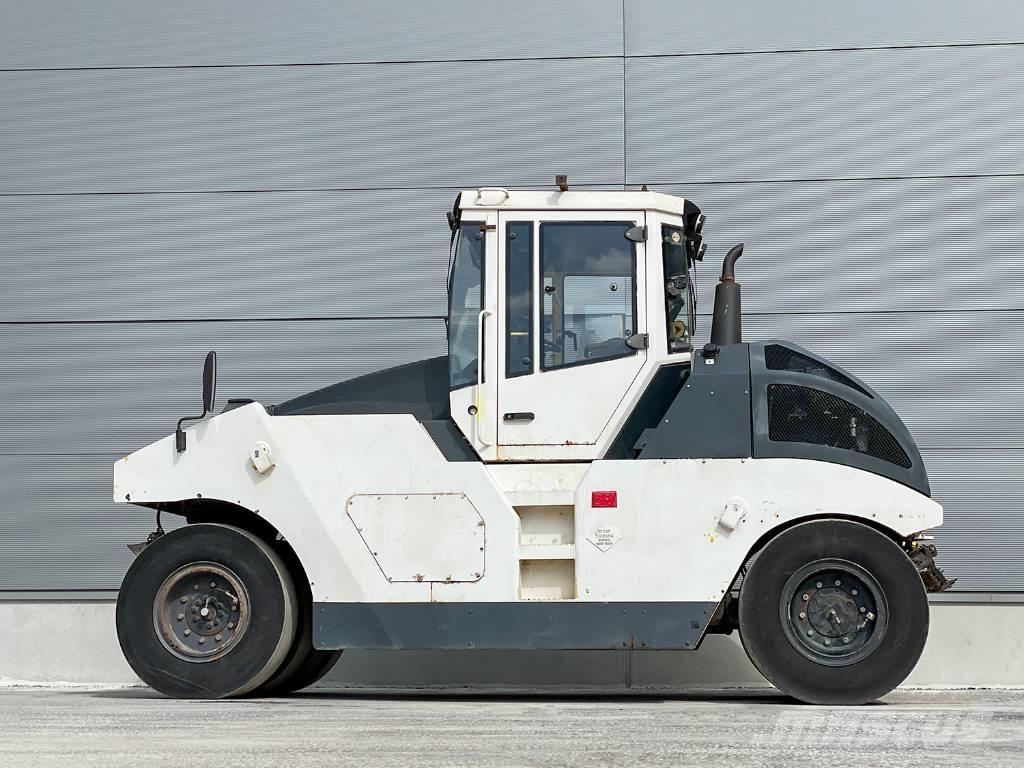 Bomag BW 24 RH 공기 타이어 롤러