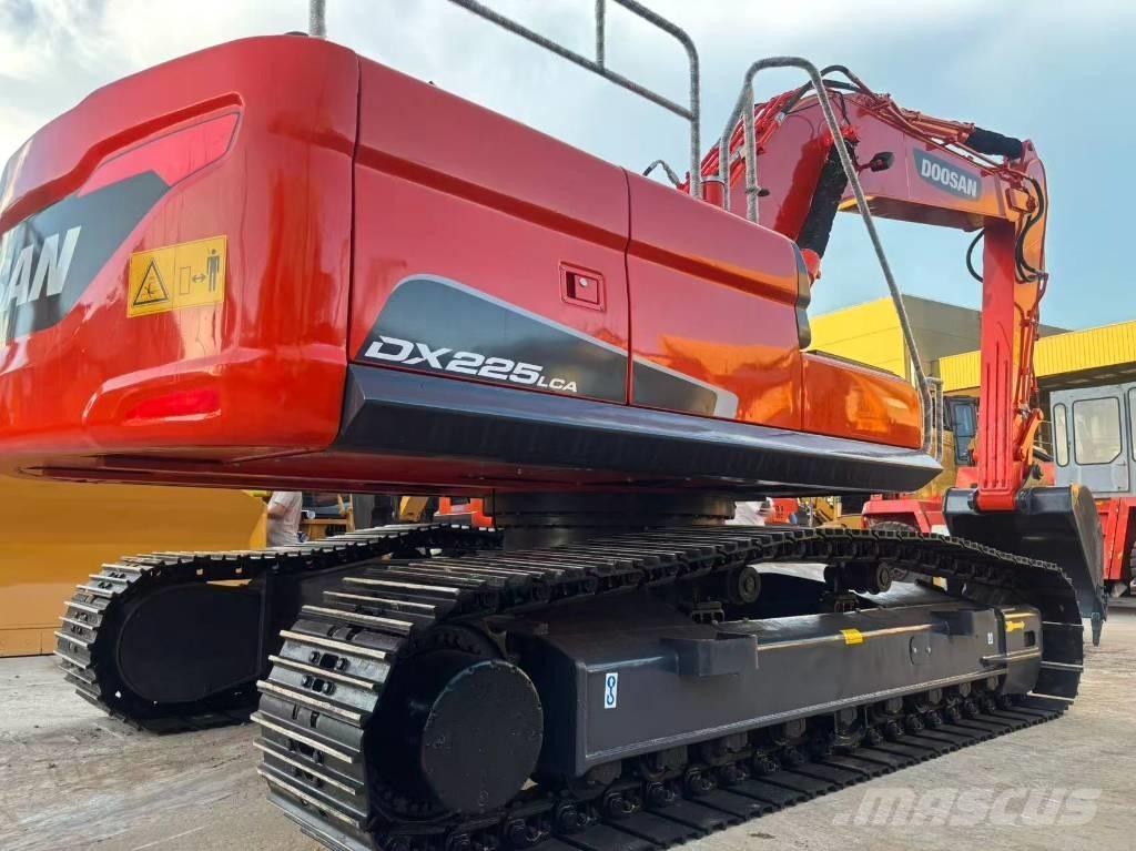 Doosan DX 225 LC 대형 굴삭기 29톤 이상